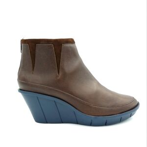 CAMPER Dark Brown Leather w/Suede Detail Blue Wedge-heeled Ankle Boot, size 39